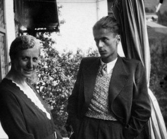 Silvius Magnago mit Mutter Helene - Sammlung Silvius Magnago Südtiroler Landesarchiv